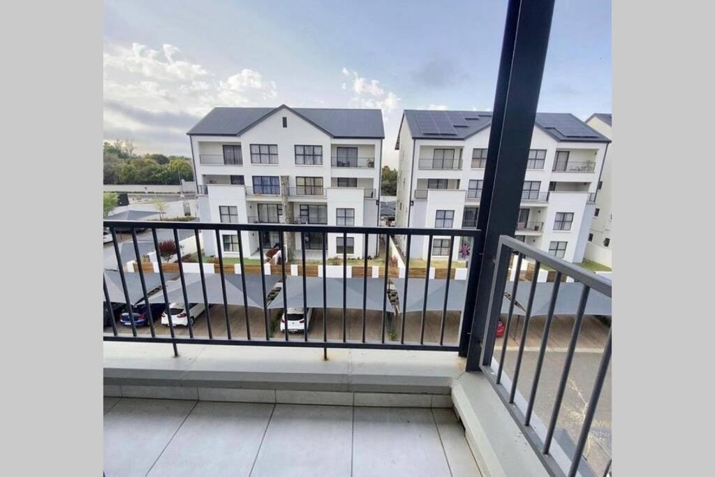 The Whisken Nest - Kyalami Apartment มิดแรนด์ ภายนอก รูปภาพ